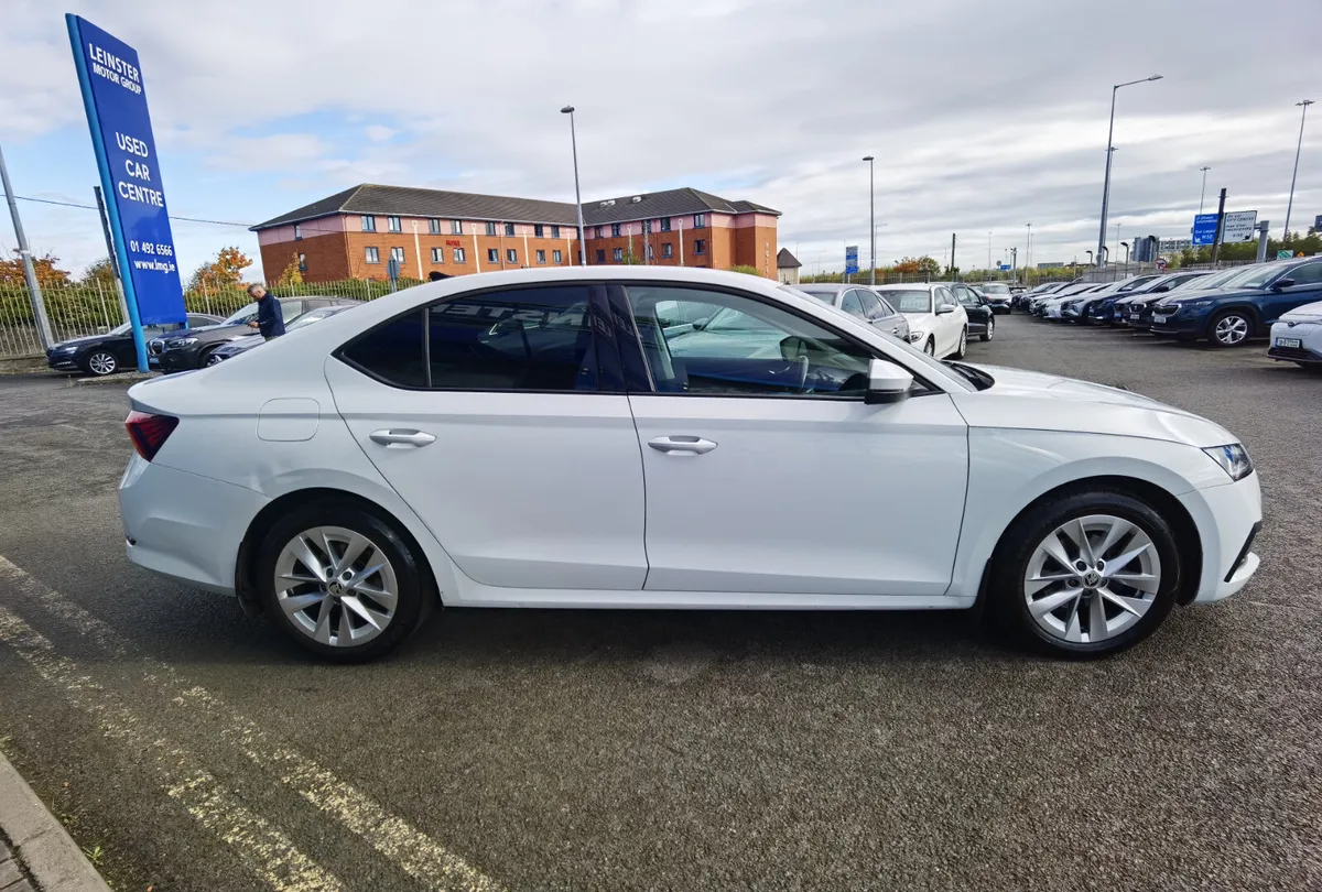 SKODA OCTAVIA 2.0TDI AMBITION 115BHP - Image 4