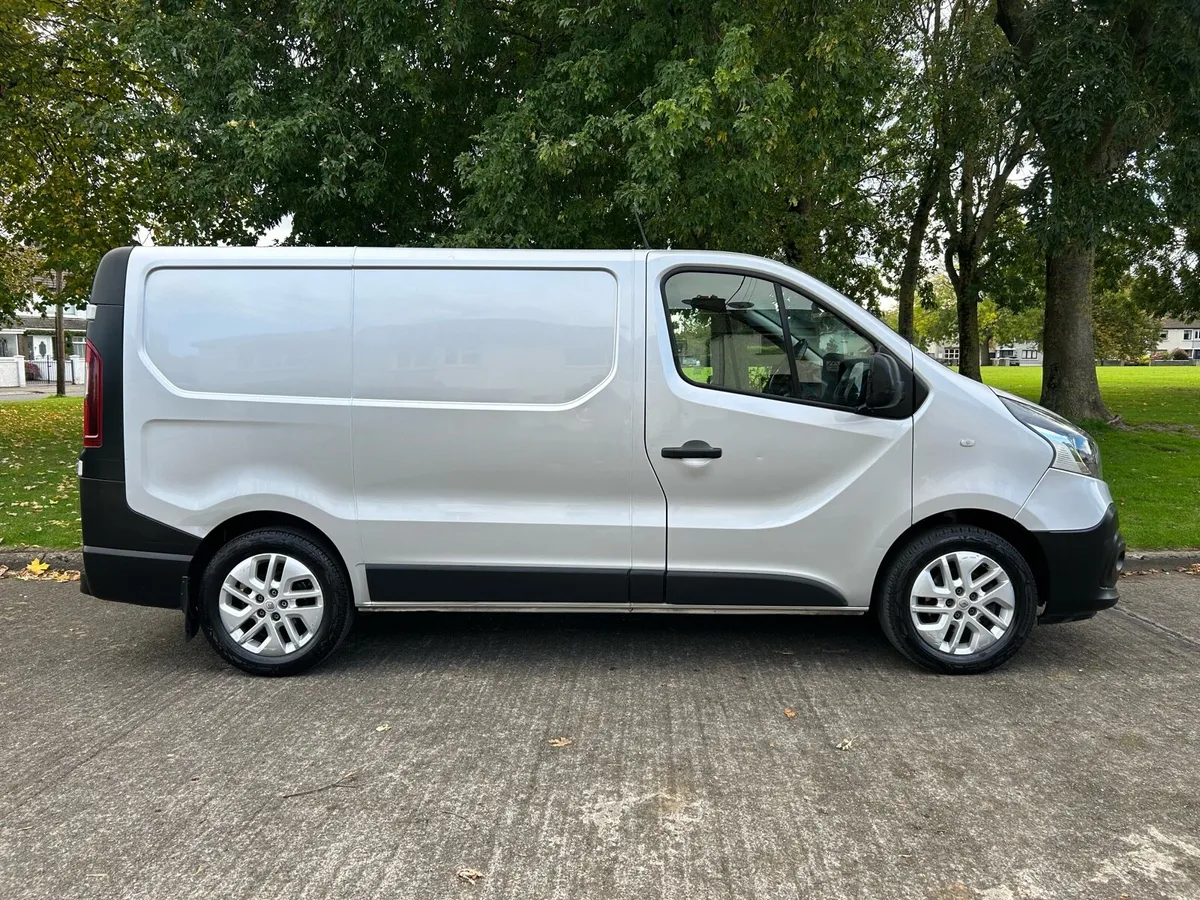 162 Renault Traffic Business Edition // CVRT & TAX - Image 2