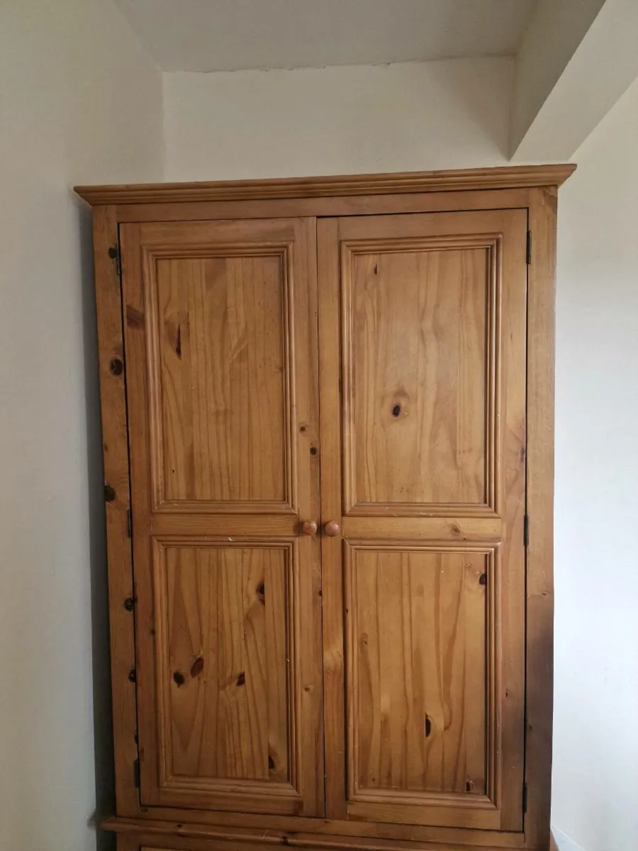 Wardrobe - Image 4