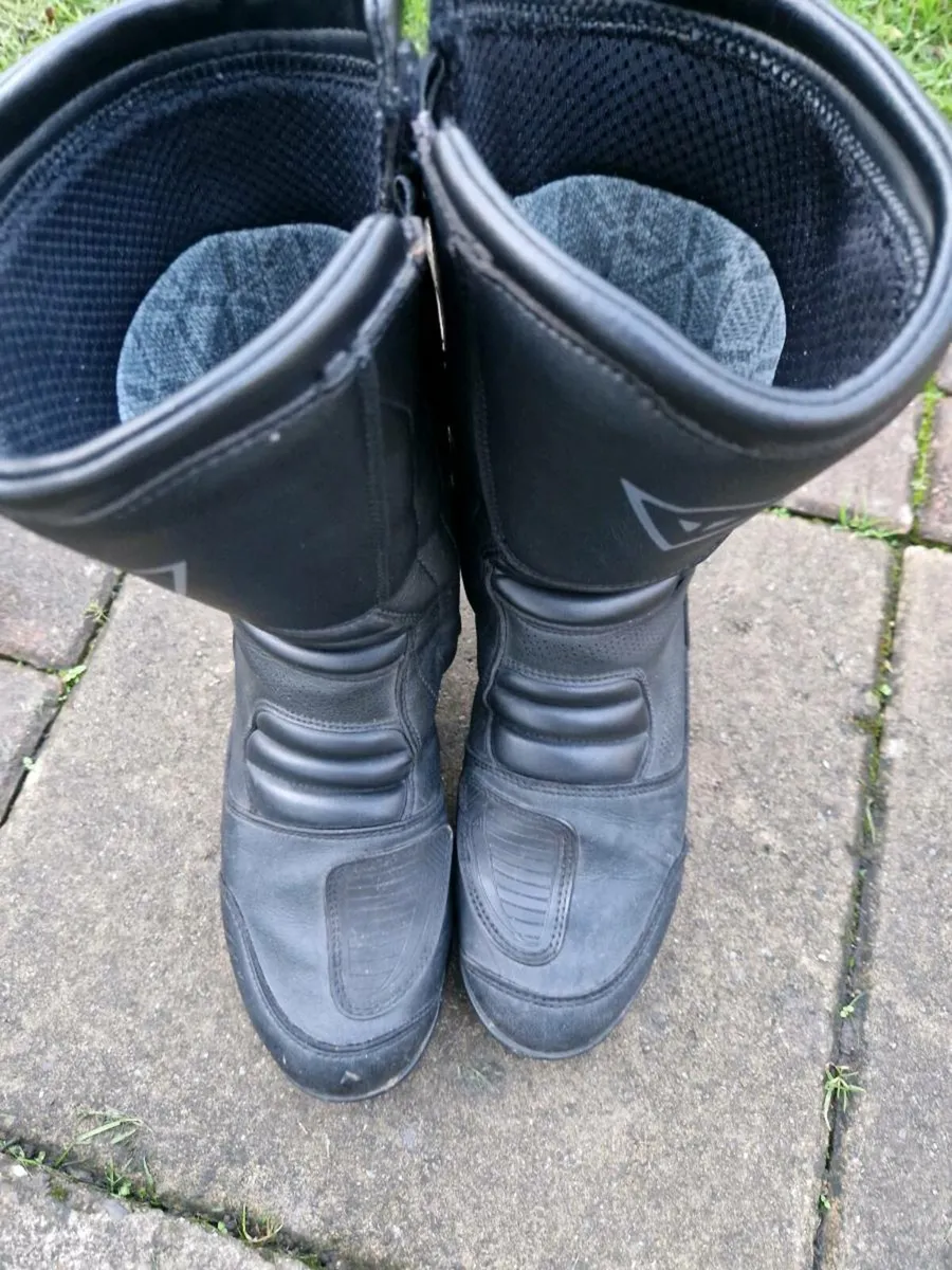 Daniese motorbike boots Size 7.5 or EU 41 - Image 3