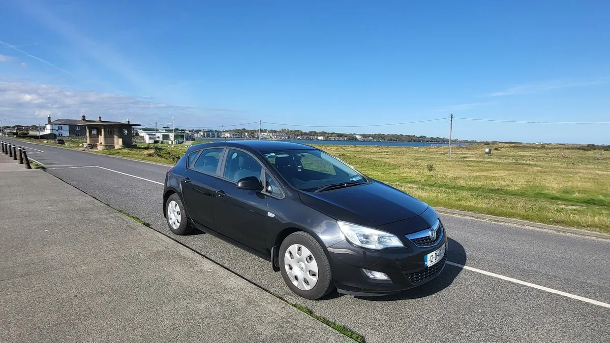 Vauxhall Astra 2012 - Image 2