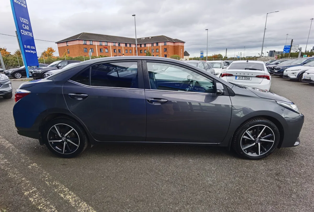 TOYOTA COROLLA 1.3 LUNA PETROL - Image 4