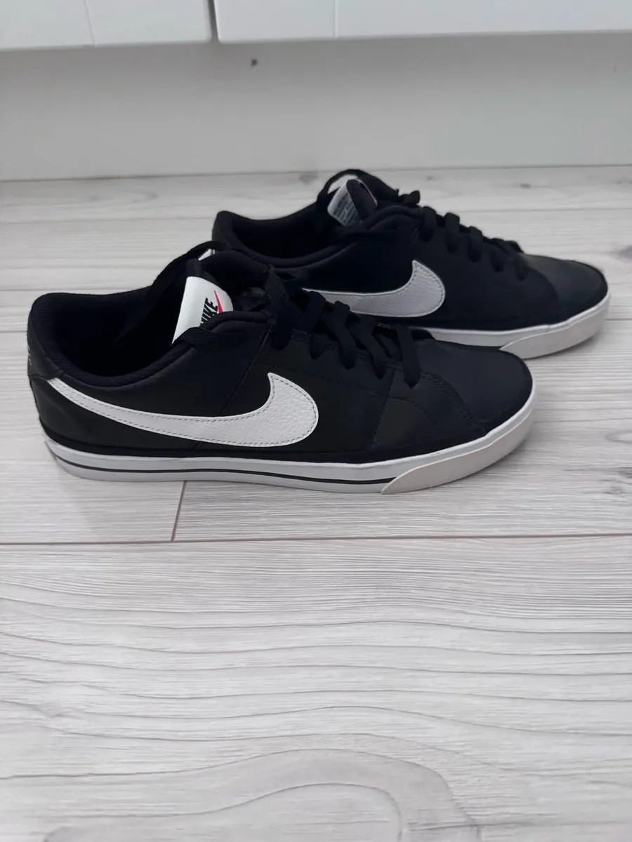 Nike court - Image 1