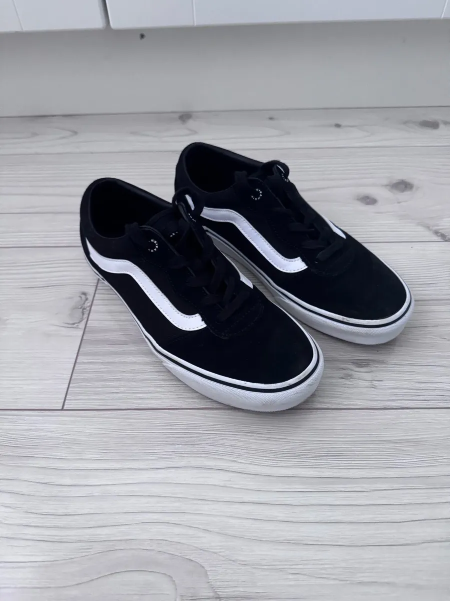 Vans - Image 1