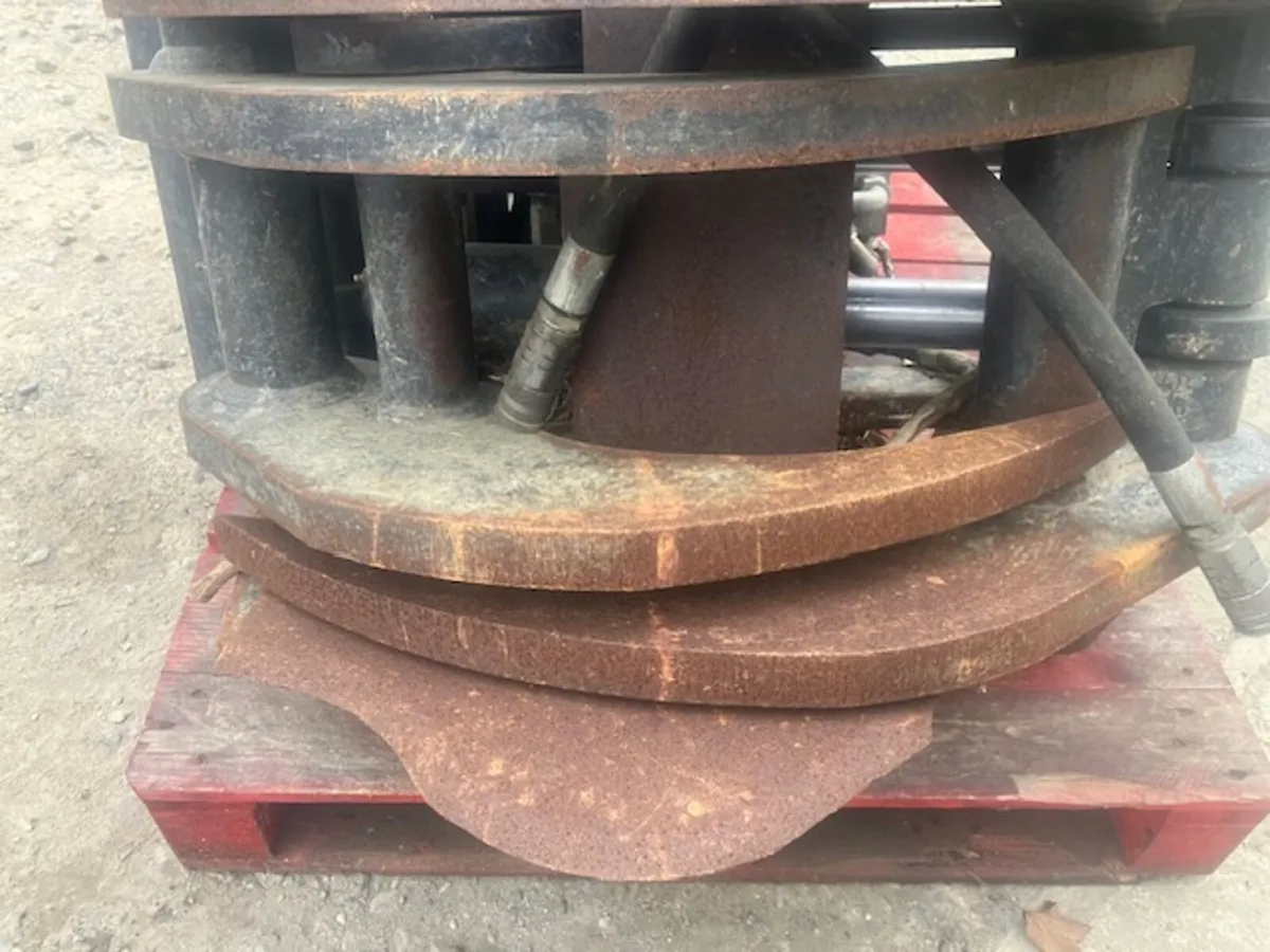 Tree shear - Image 1