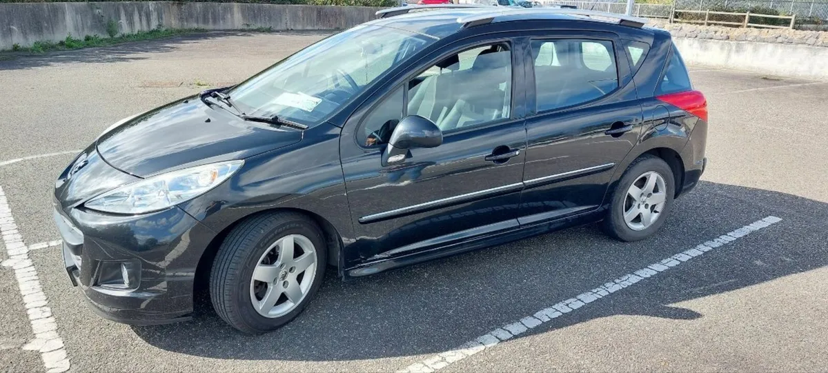 Peugeot 207 SW 1.4 petrol   2013   Only  66000ml - Image 1