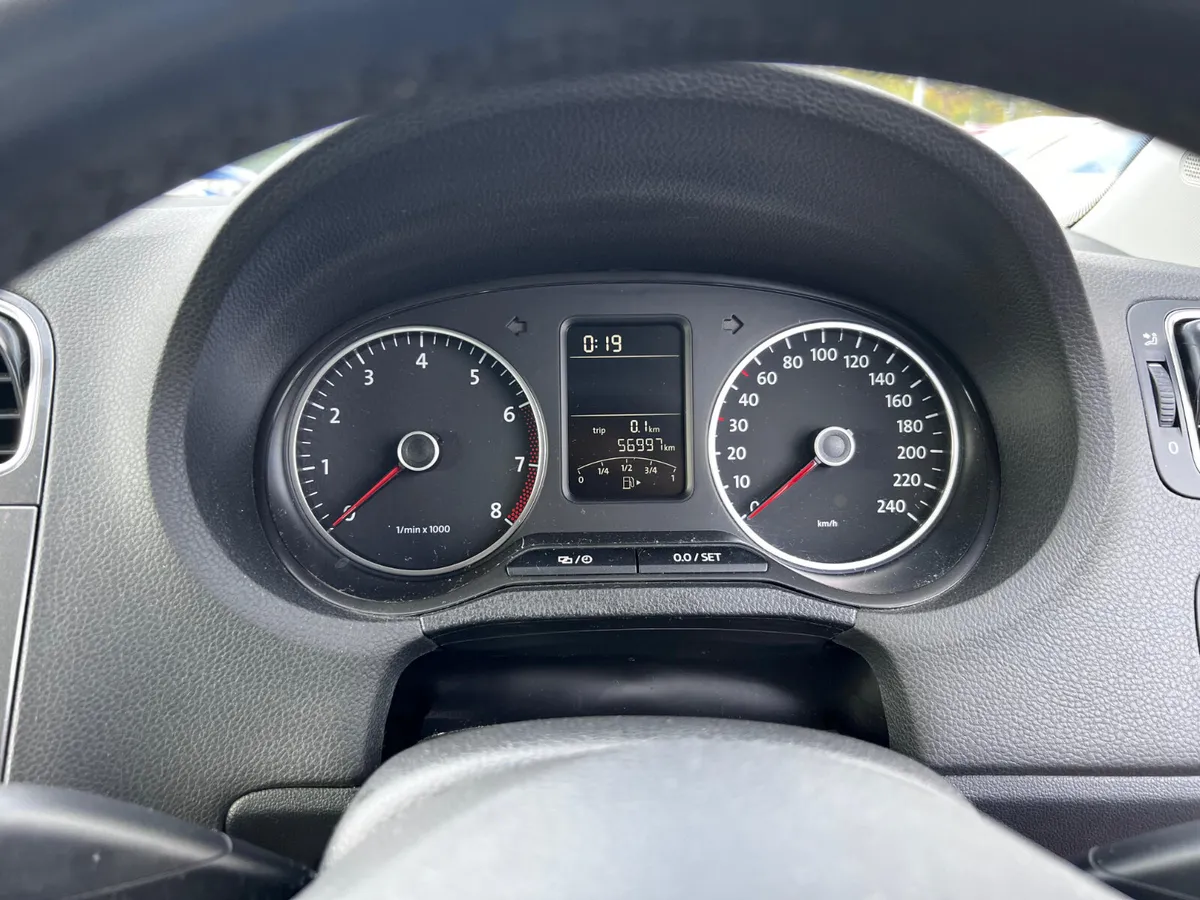 VOLKSWAGEN POLO 2014 - Image 11