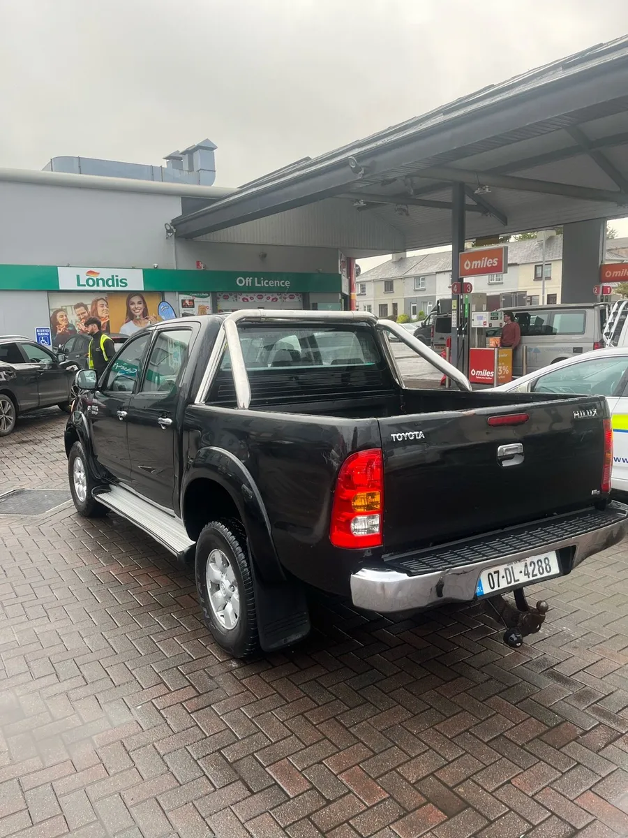 Toyota Hilux 3.0 D4D New Doe 9/26 - Image 2