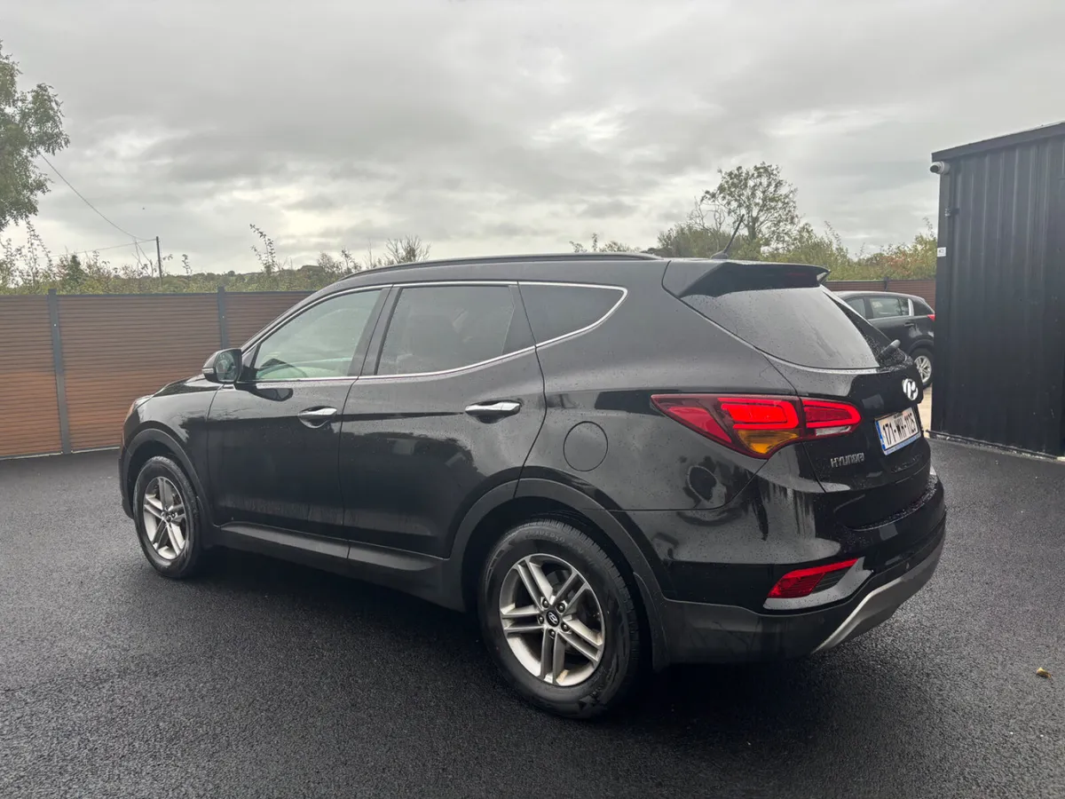 Hyundai Santa Fe 2017 Executive 4WD 7 Seat NCT Tax - Image 2