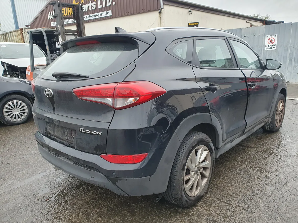 17 HYUNDAI TUCSON  1.7 CRDI (D4FDH) FOR BREAKING - Image 4