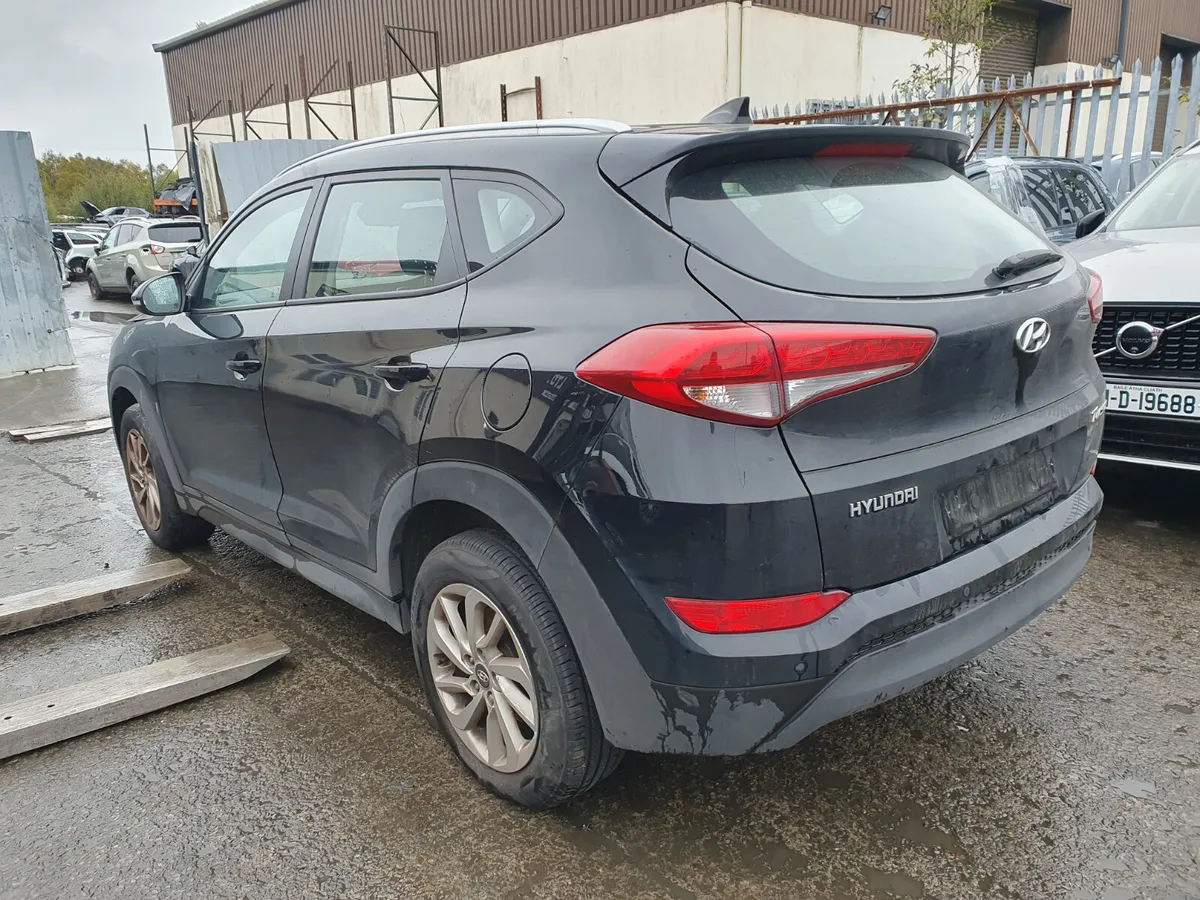 17 HYUNDAI TUCSON  1.7 CRDI (D4FDH) FOR BREAKING - Image 3