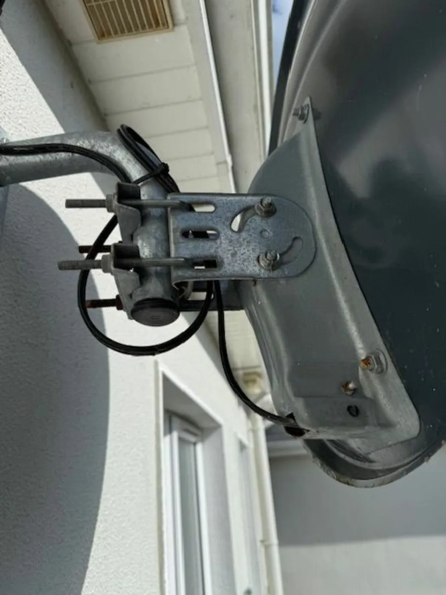 Quality 65cm Satellite Dish - Image 3