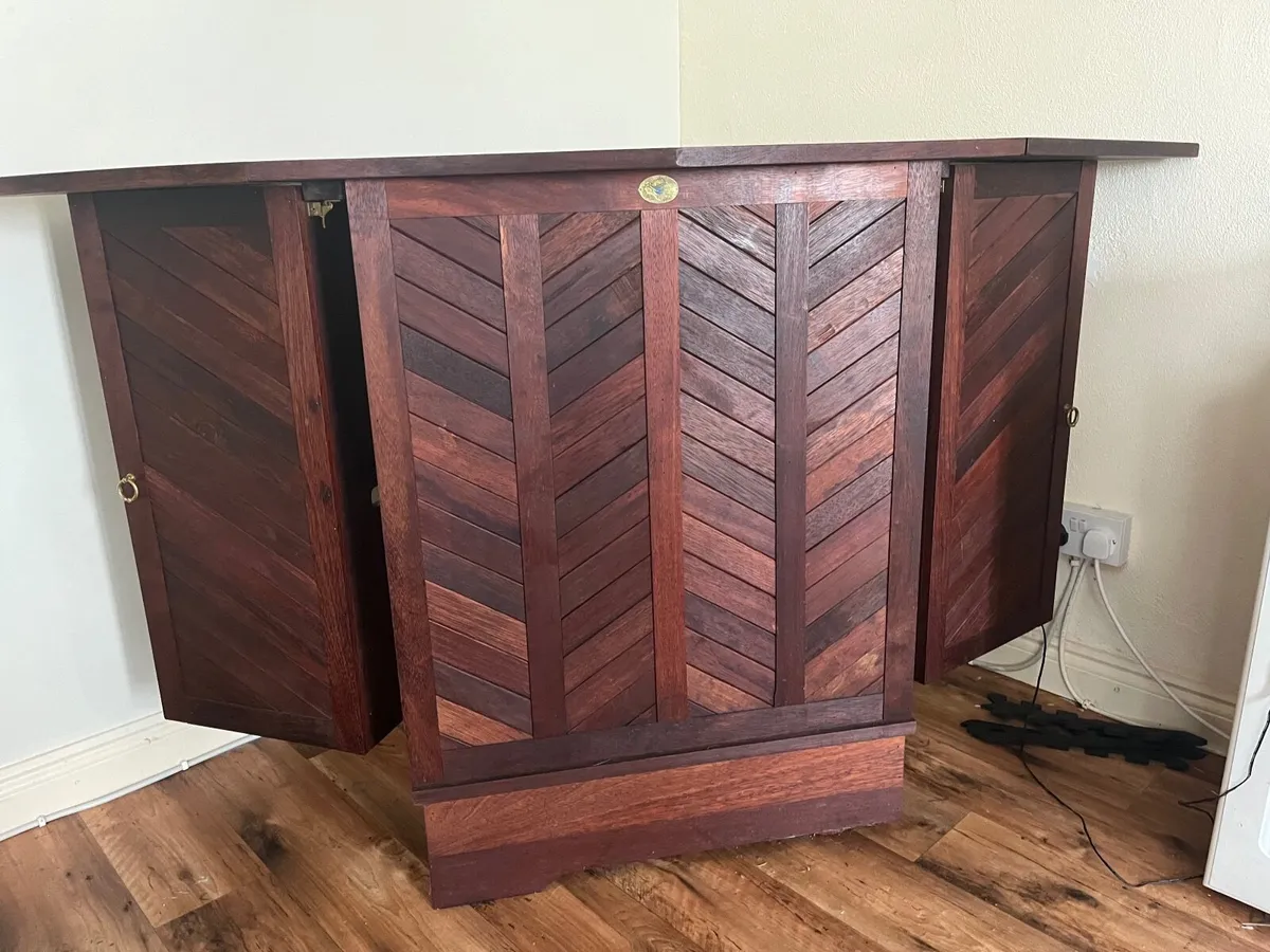Home bar - Image 1