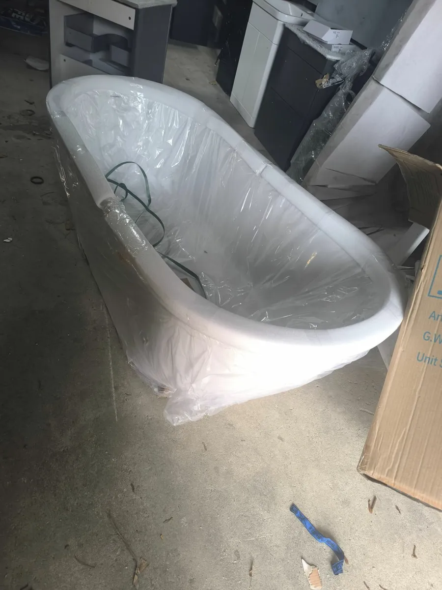 Full bath suite - Image 3