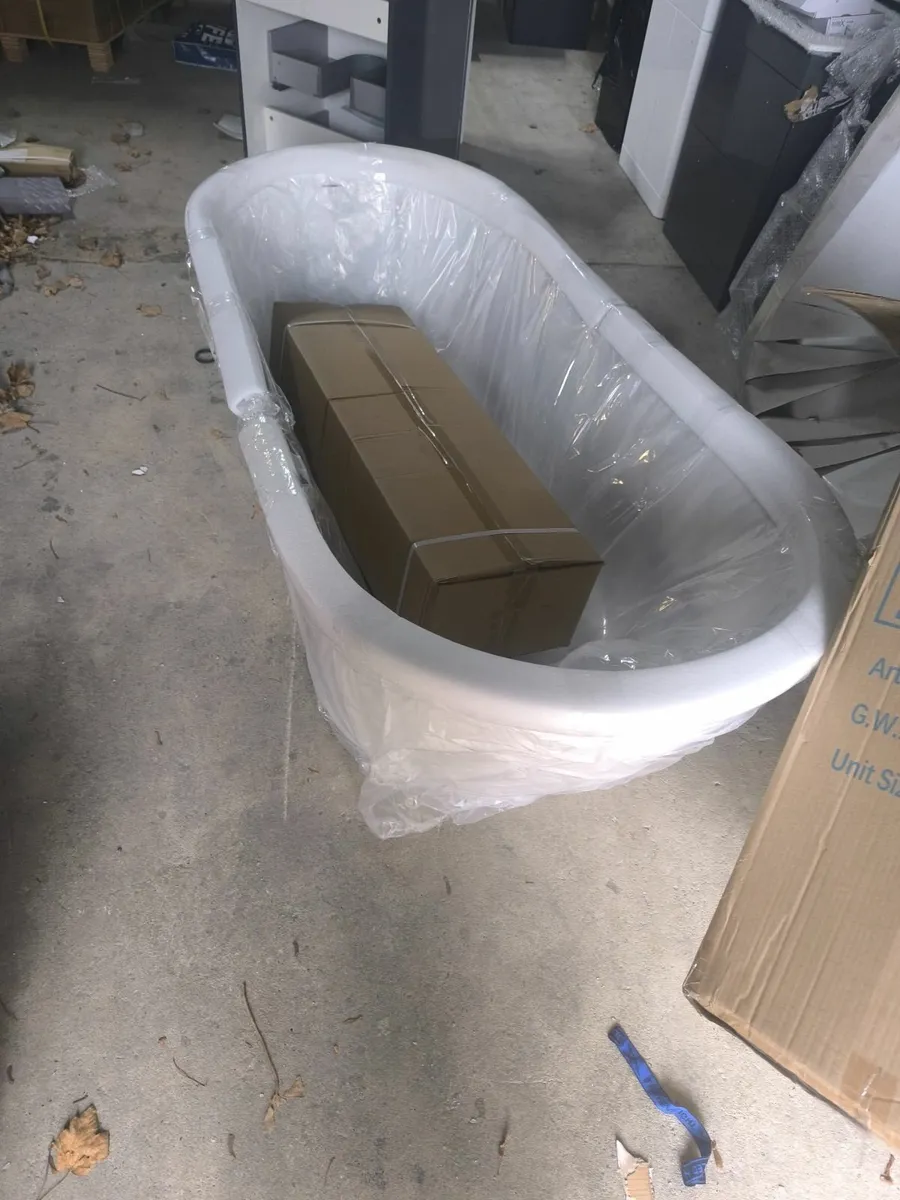 Full bath suite - Image 4