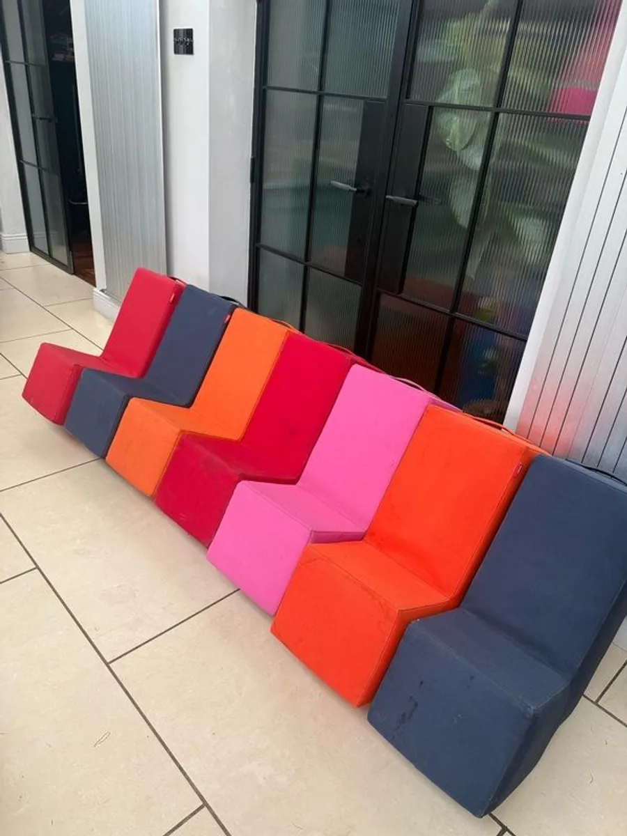 7 German design Lummel chairs - Image 1