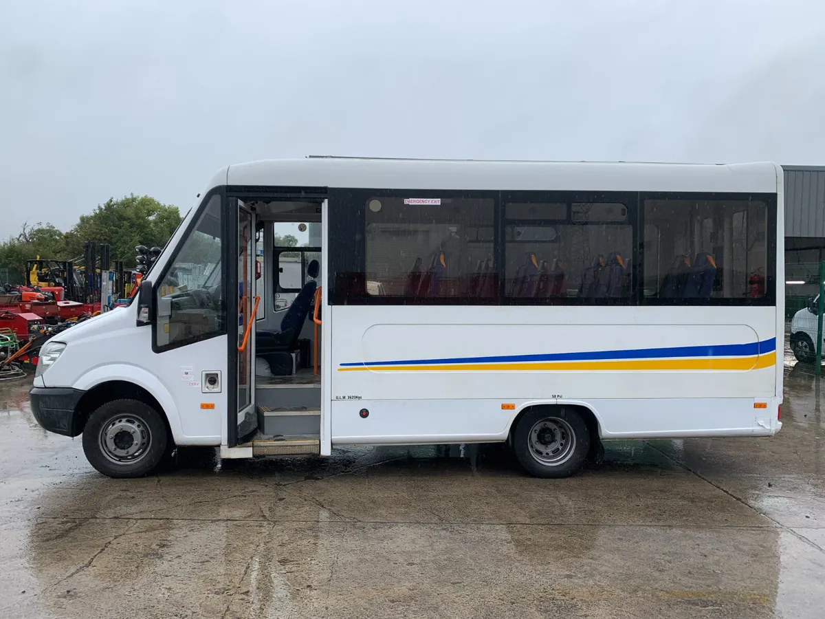 2011 MERCEDES BENZ SPRINTER 16 SEATER MINI BUS - Image 2