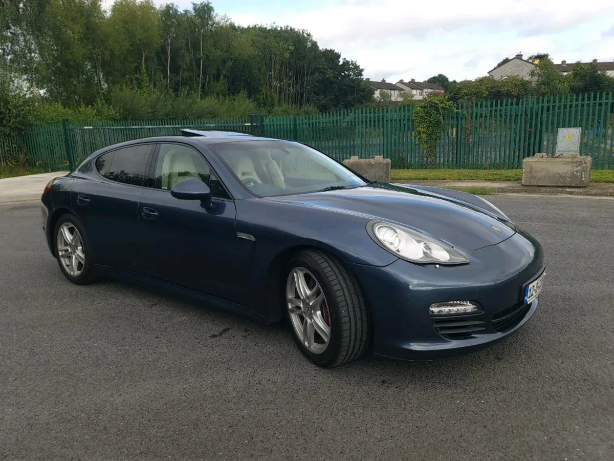 PORSCHE PANAMERA 3.0 V6 - Image 2