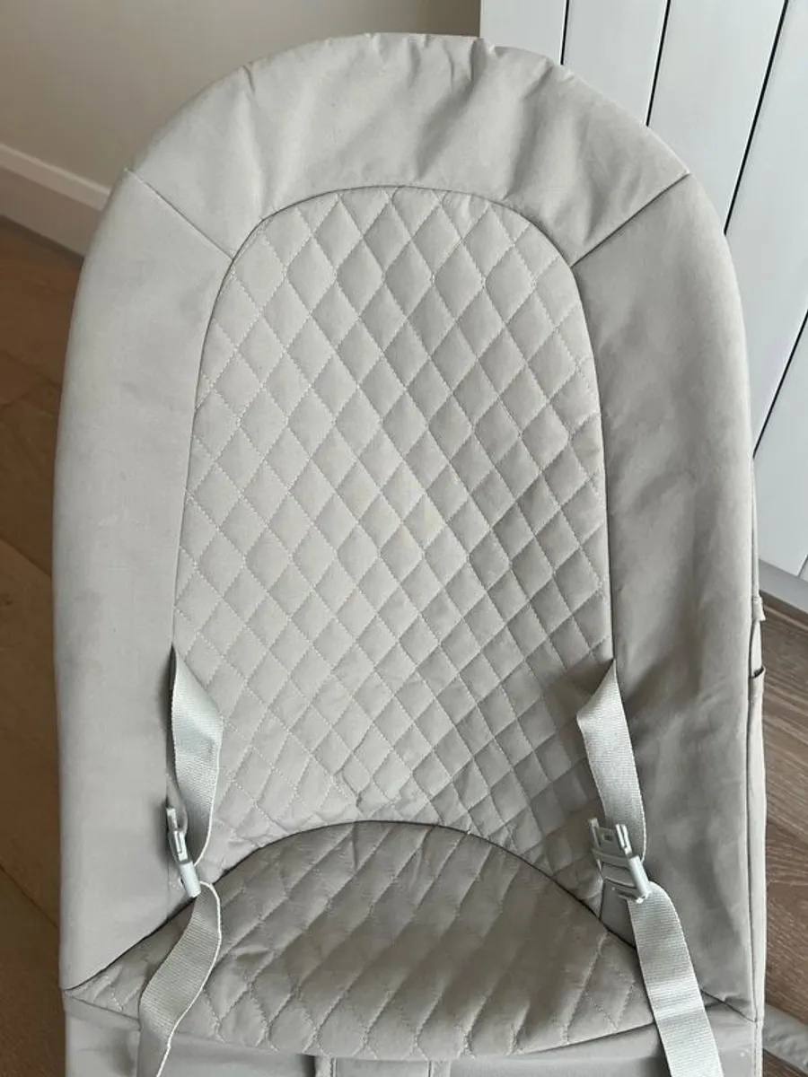 Nuby Music&Vibration Baby Bouncer - Image 2
