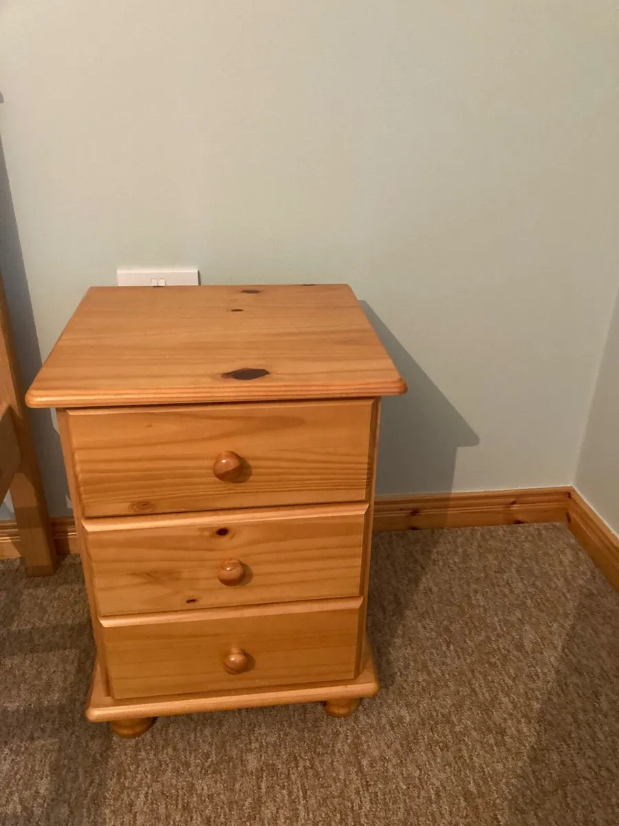 Bedrooom furniture - Image 3