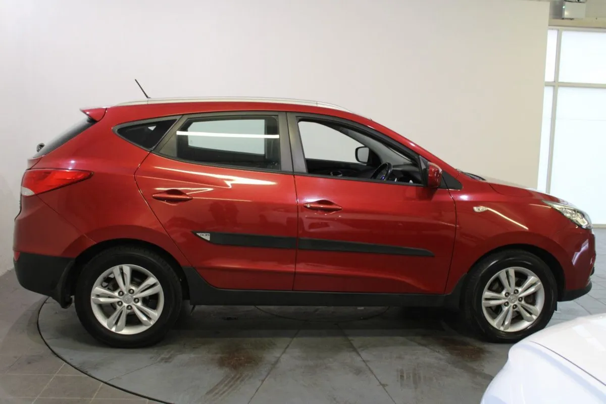 Hyundai ix35 1.7 5DR Diesel - Image 3