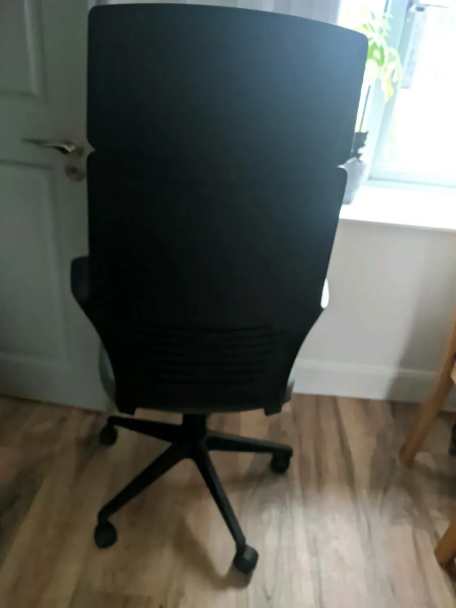 Office chair - Image 2