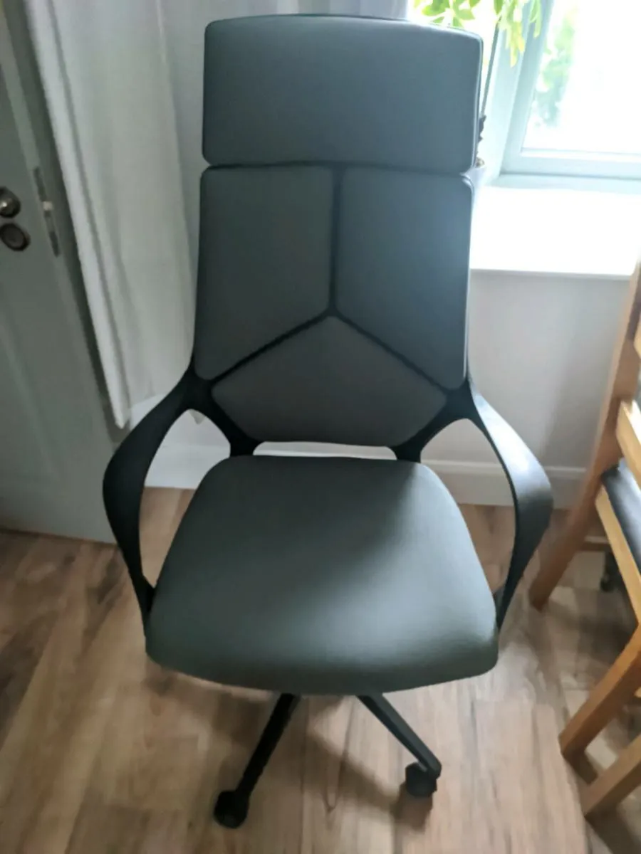 Office chair - Image 3