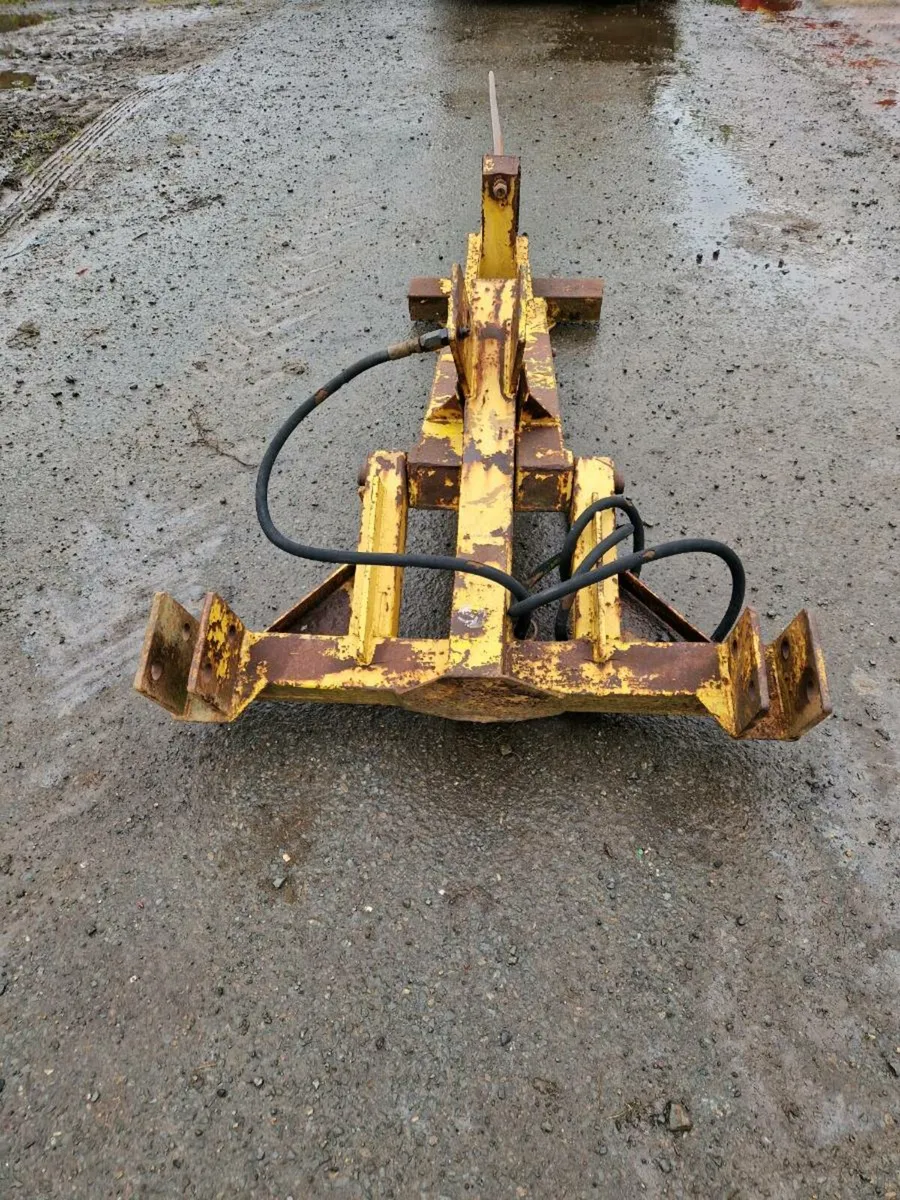 Bale lifter - Image 1