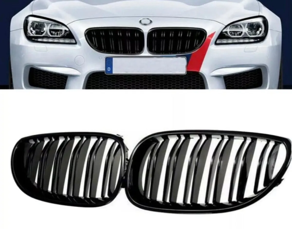 Black Gloss Kidney Grilles for BMW e60/e61 2003-10 - Image 2