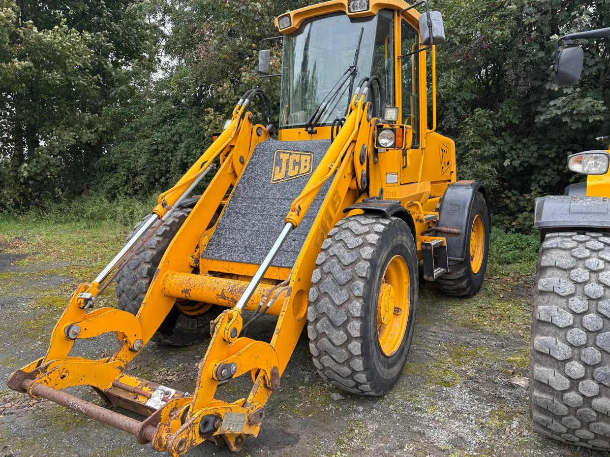JCB 411 Loading Shovel - Image 3
