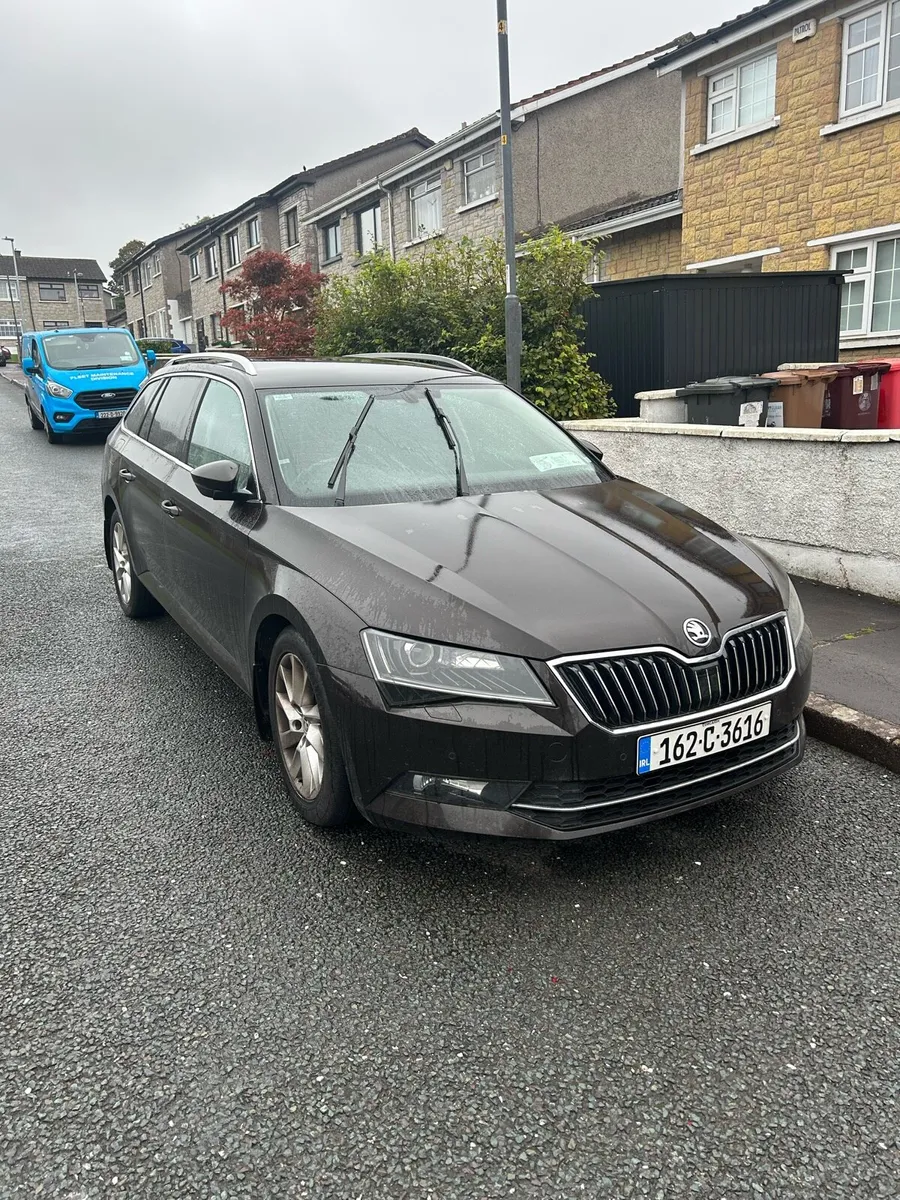 2016 Skoda Superb executive high spec - Image 2