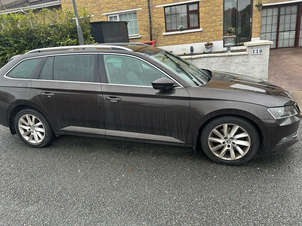 2016 Skoda Superb executive high spec - Image 3