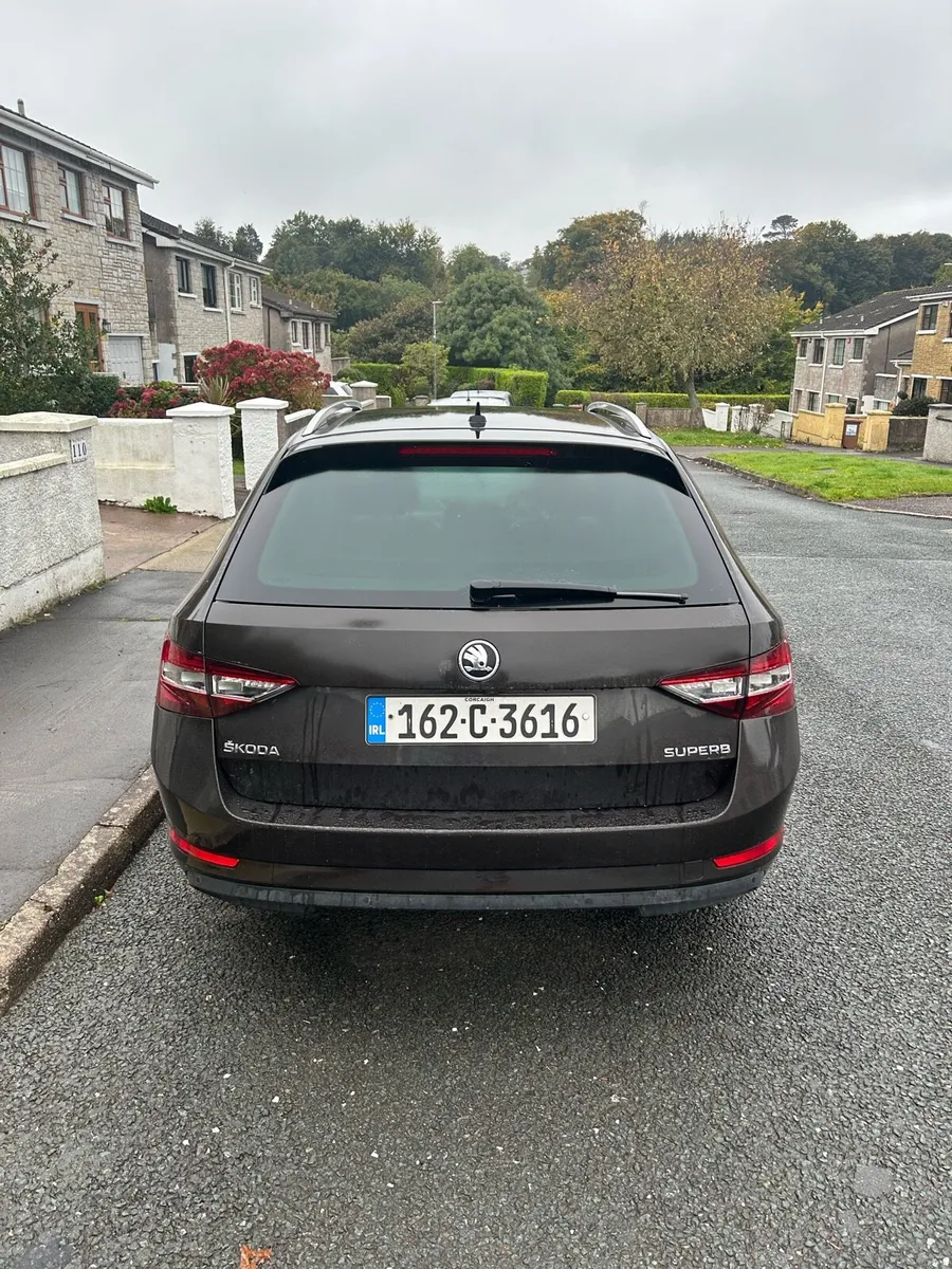 2016 Skoda Superb executive high spec - Image 4