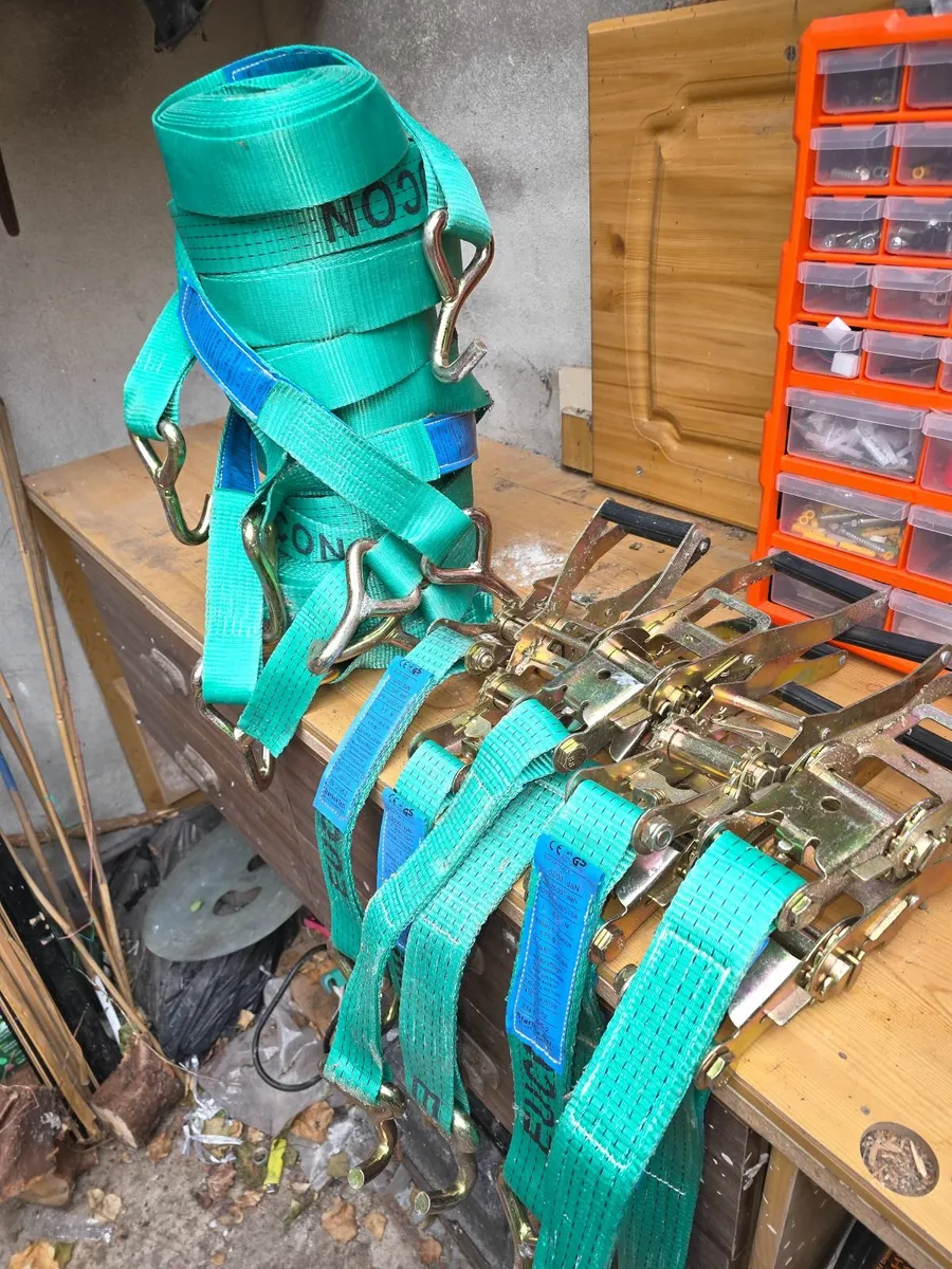 8.5m ratchet straps x 8