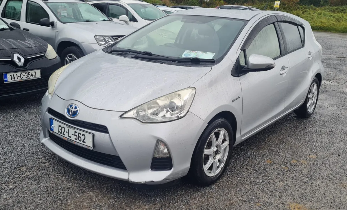 Toyota Aqua 2013 - Image 2