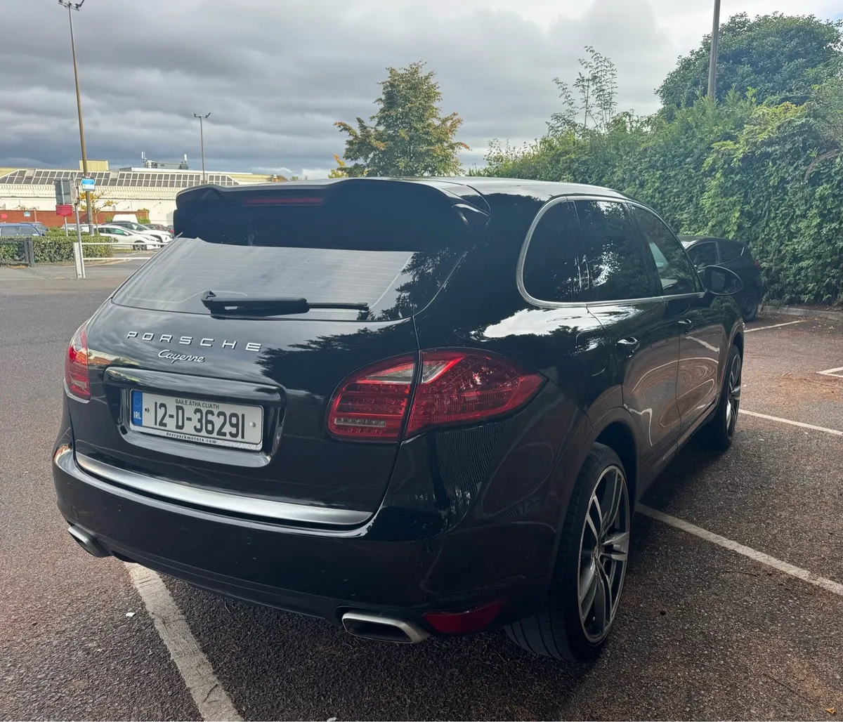 Porsche Cayenne - Image 4