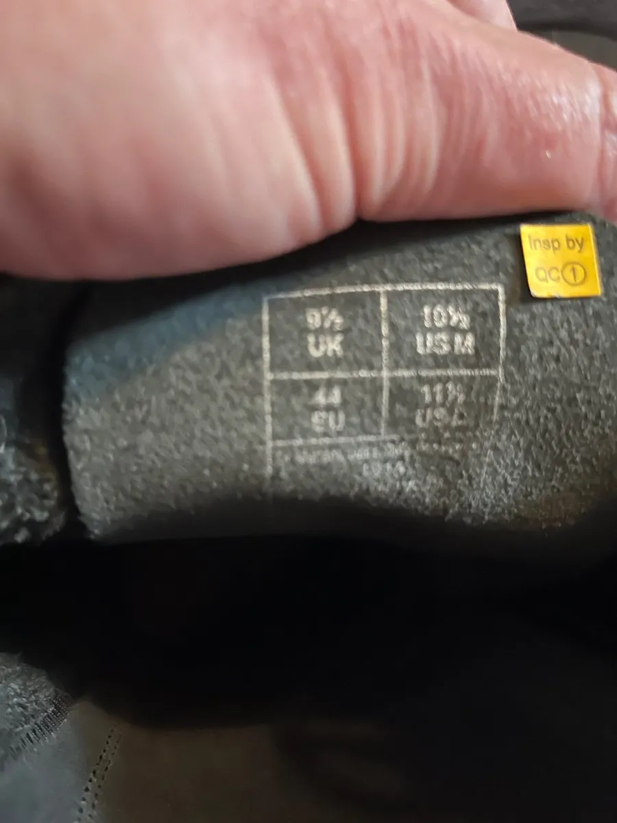 14 hole doc marten boots size 9 1/2 - Image 2