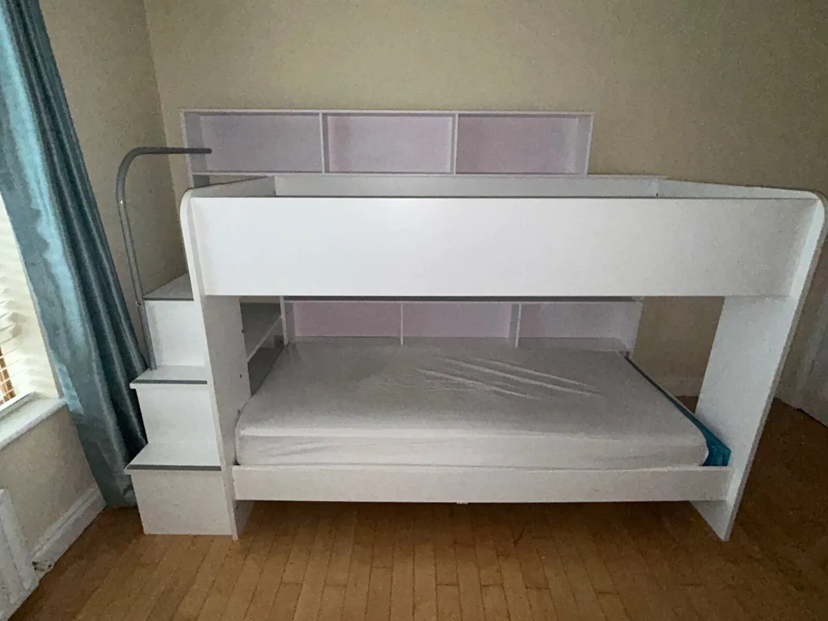 Bunk beds - Image 1