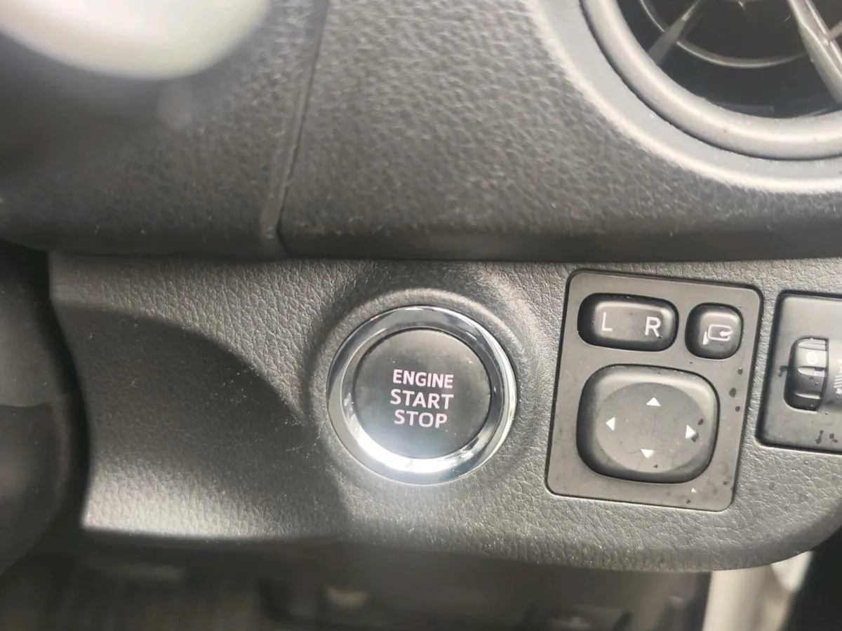 2019 192 Toyota Vitz 1.0 Automatic - Image 4