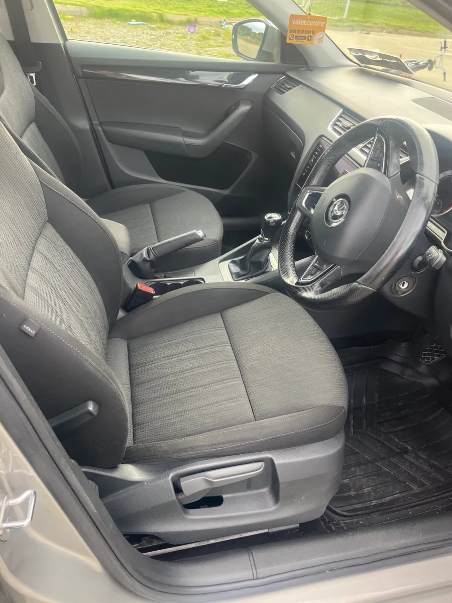 Skoda Octavia 2017 - Image 3
