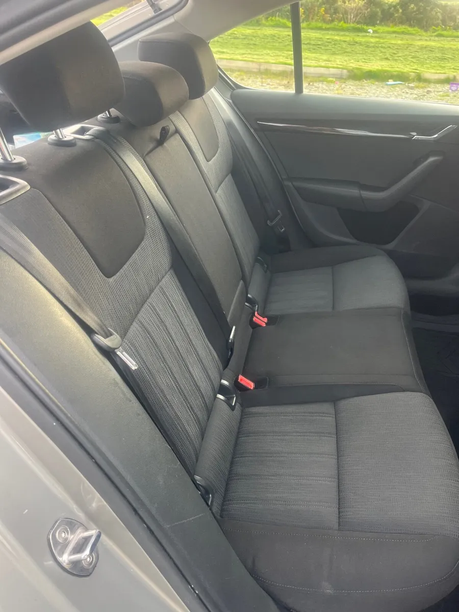 Skoda Octavia 2017 - Image 4