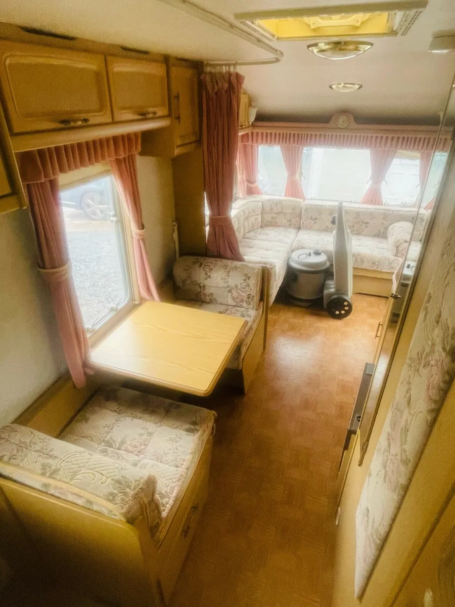 4-5 birth sterling eccles caravan - Image 4