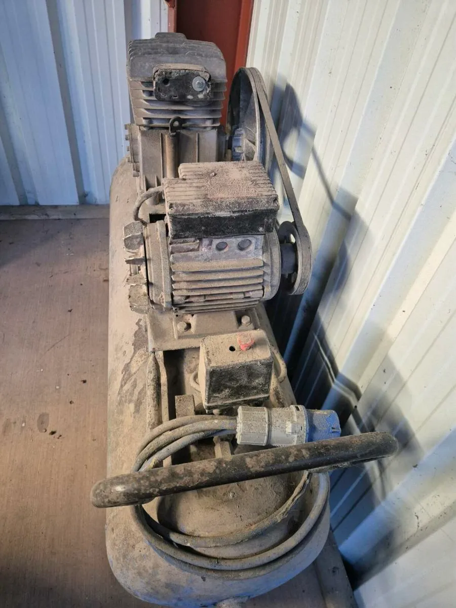 100Lt Air Compressor - Image 2