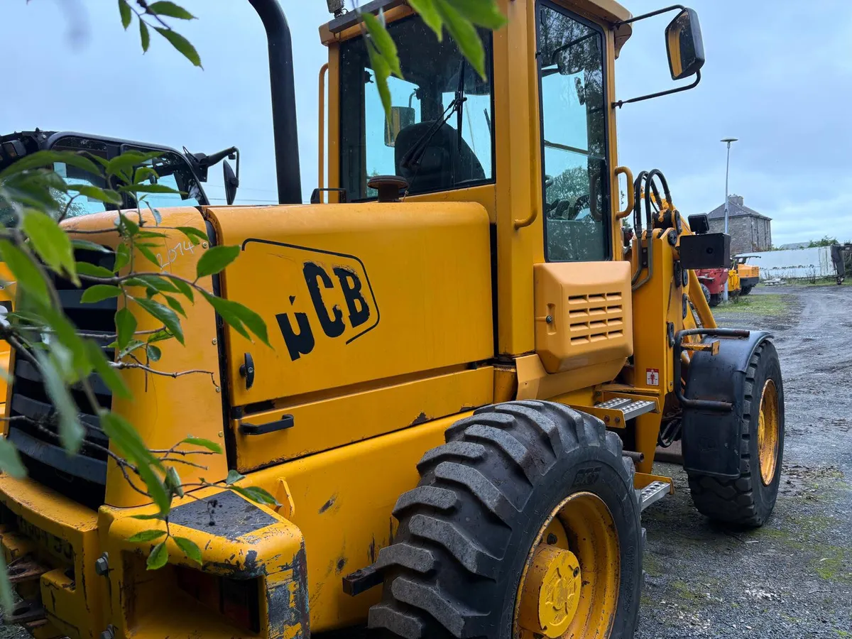 JCB 411 Loading Shovel - Image 4