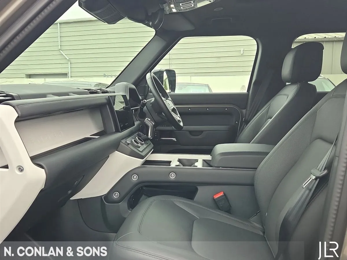 Land Rover Defender 110 Phev X-dynamic HSE  main - Image 3