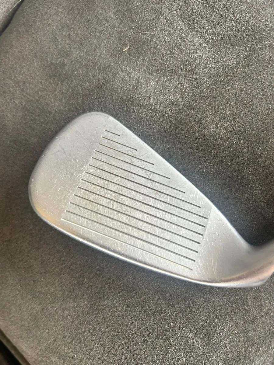 Set of five iron golf clubs (5-9) - Image 4