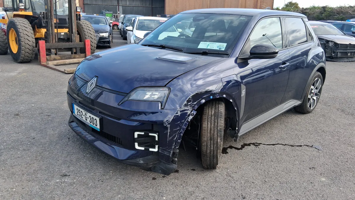 2025 Renault 5 - Image 4