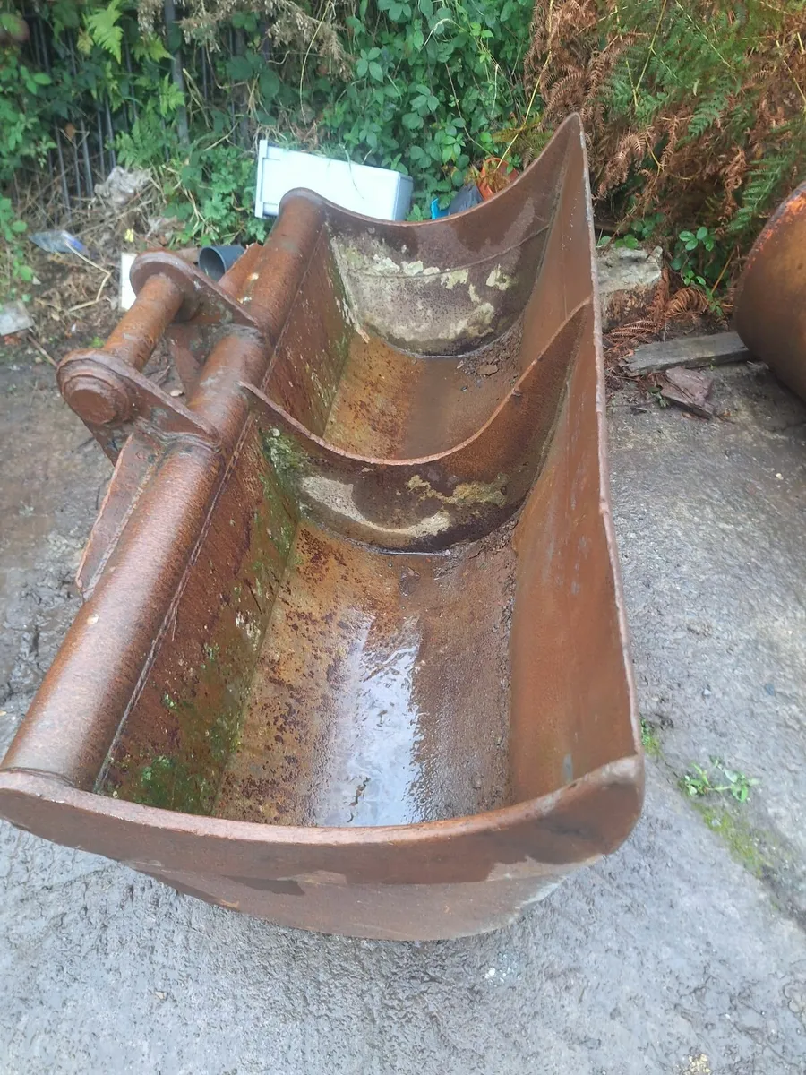Strickland 72" 80mm pins grading bucket 20 ton - Image 1