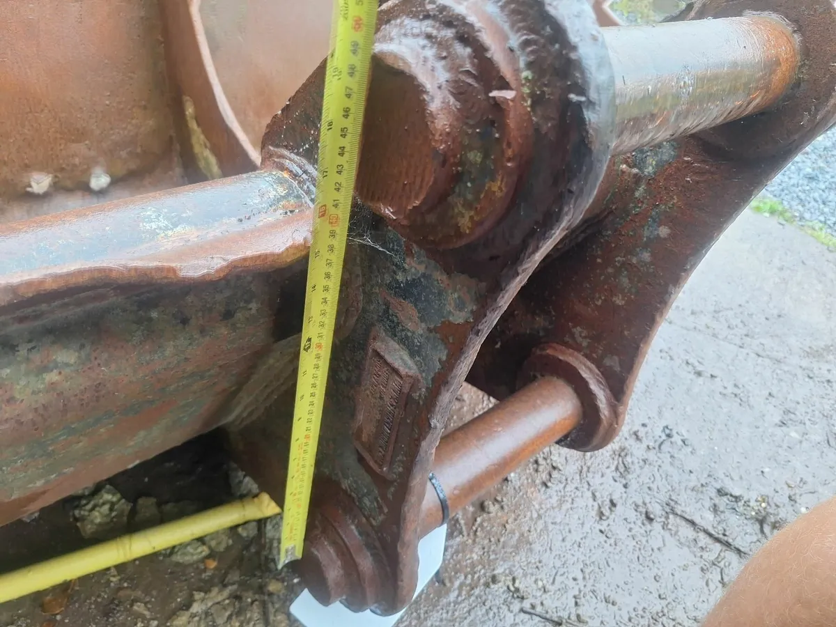 Strickland 72" 80mm pins grading bucket 20 ton - Image 3