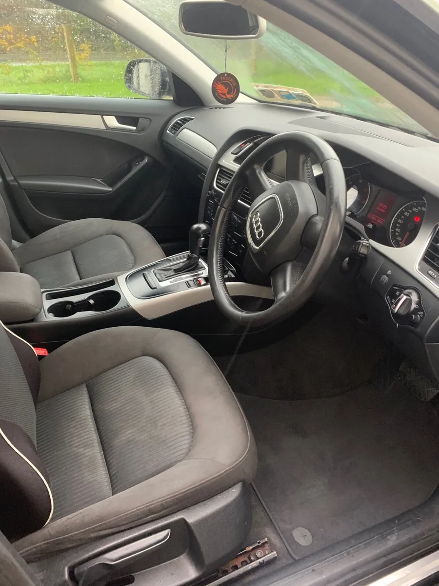 Audi A4 2011 - Image 2
